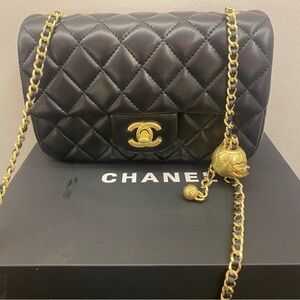Chanel Black Quilted Leather Bag with Gold Chain